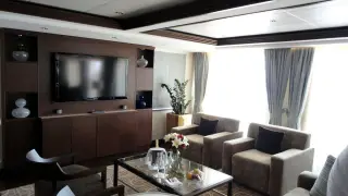 Penthouse Suite