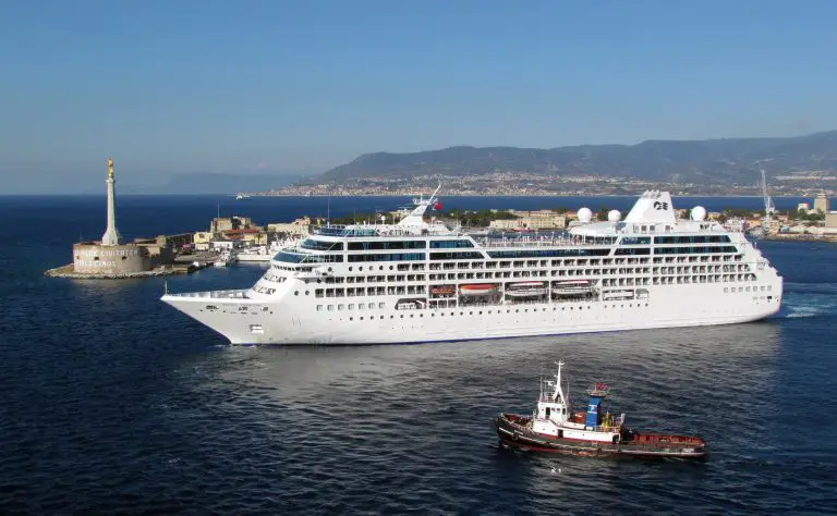 Pacific Princess nel porto di Messina
